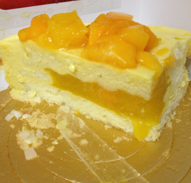 飞天小欣做的流心芒果蛋糕