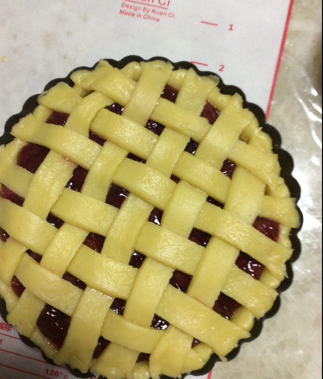 香甜樱桃派