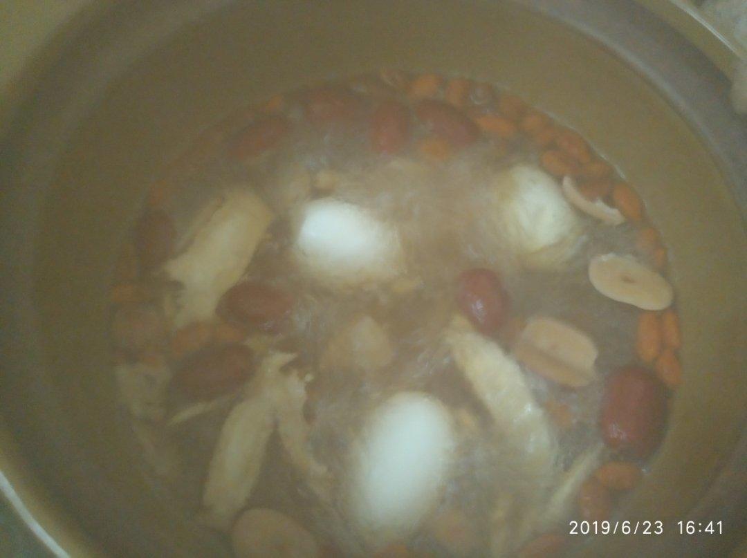 当归红枣鸡蛋