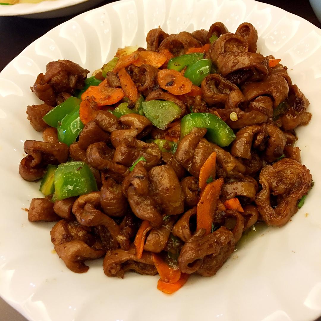 好吃到爆火爆肥肠