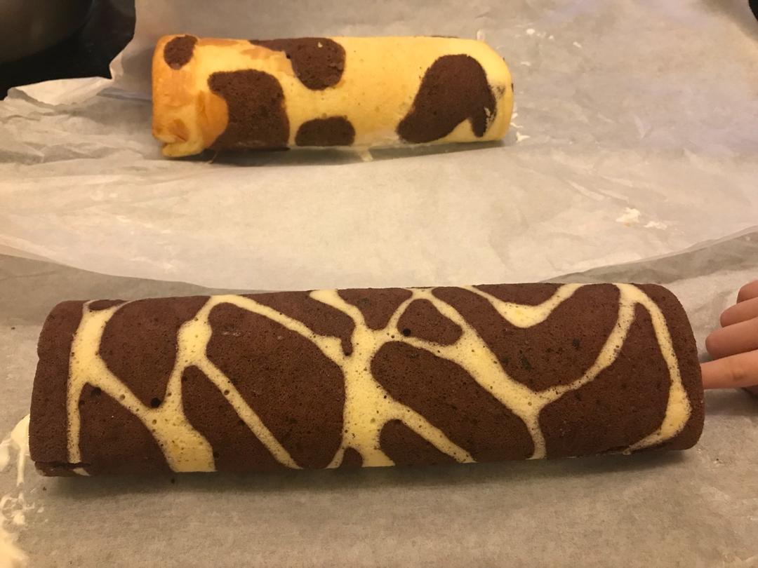 奶牛蛋糕卷+长颈鹿蛋糕卷