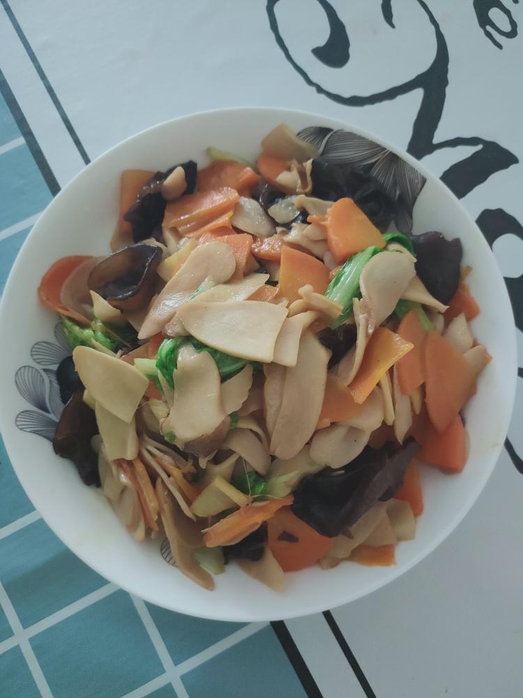 杏鲍菇胡萝卜炒木耳