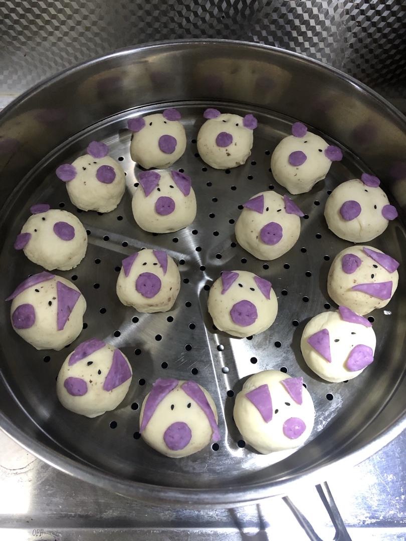 可爱的小猪豆沙包