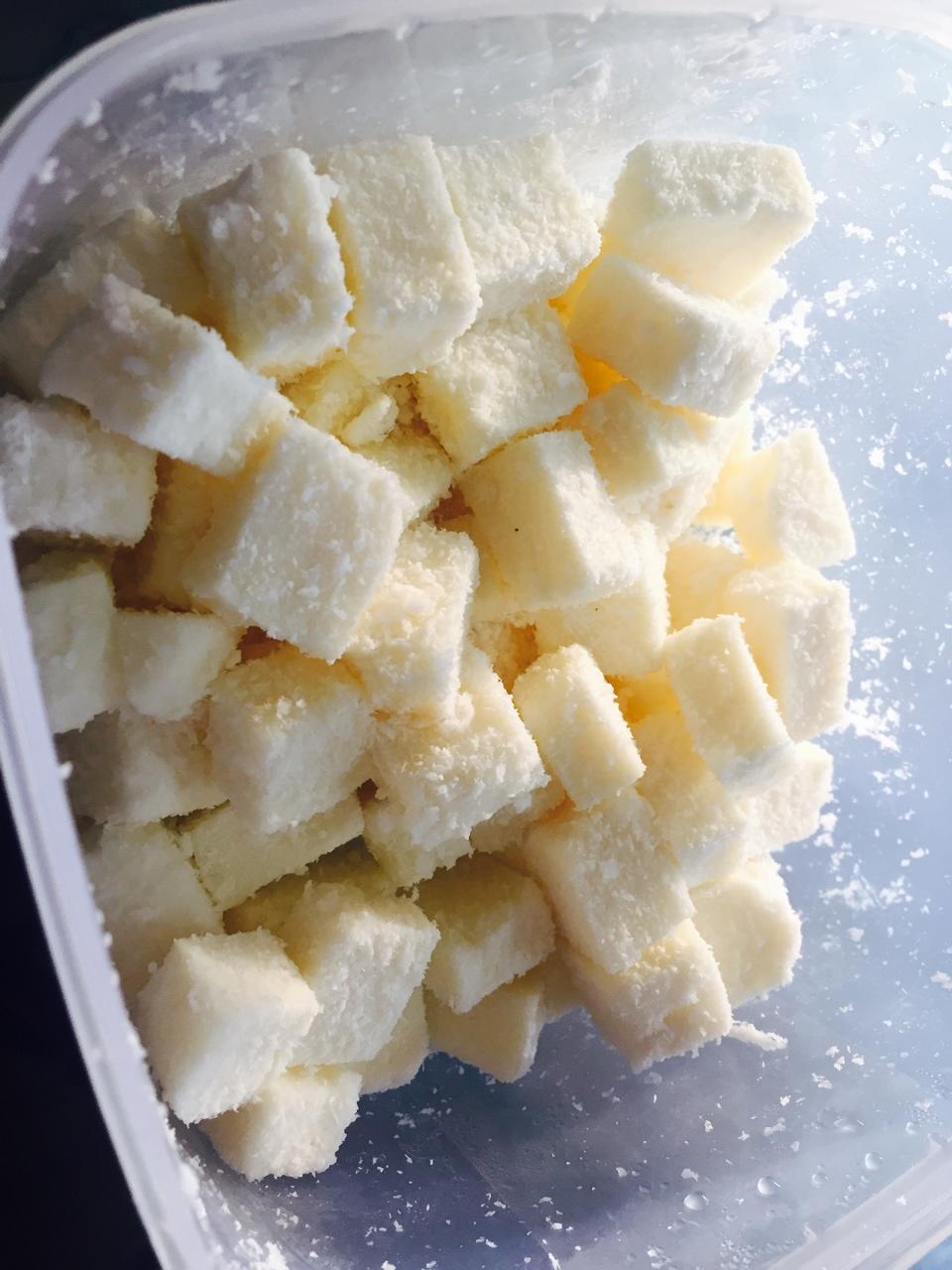 椰丝牛奶小方糕