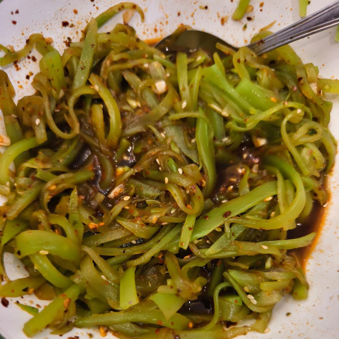 凉拌莴笋～清爽可口，香香脆脆