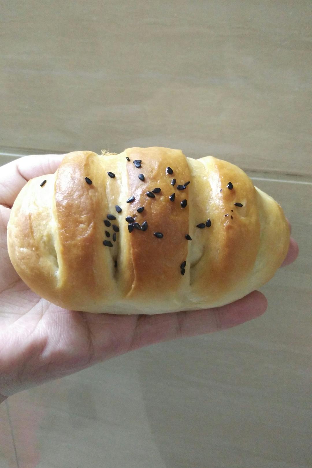 肉松肠仔包