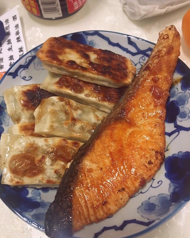 黑胡椒煎三文鱼排