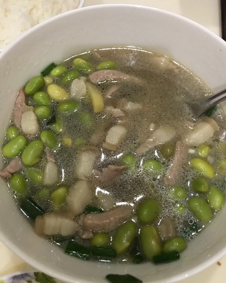 媛媛e1yh做的香菇毛豆肉片丝汤
