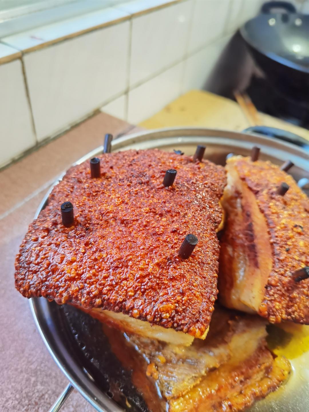 南乳扣肉，一个小技巧，新手也能轻松做到