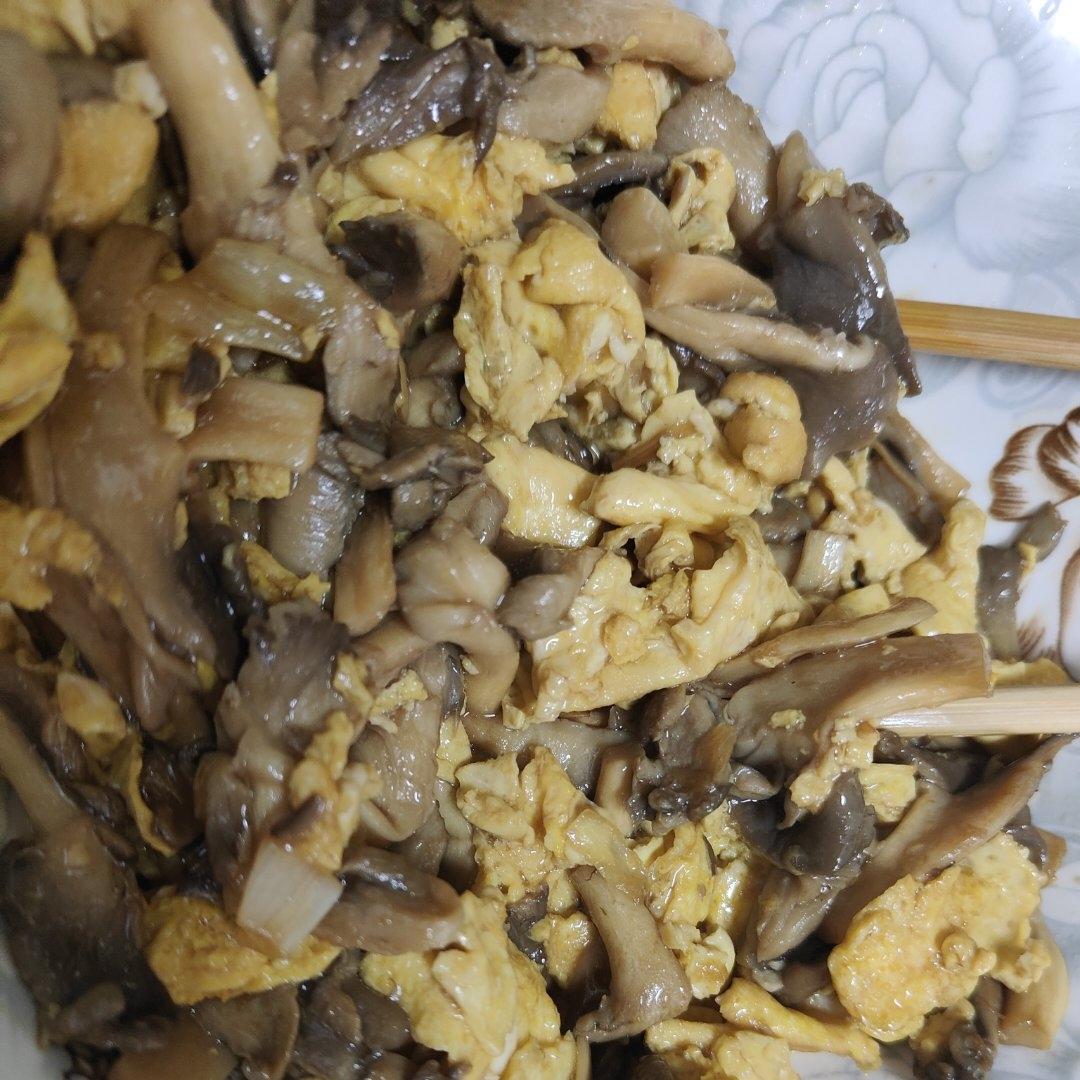蘑菇炒鸡蛋	平菇这样炒，鲜美无比巨好吃
