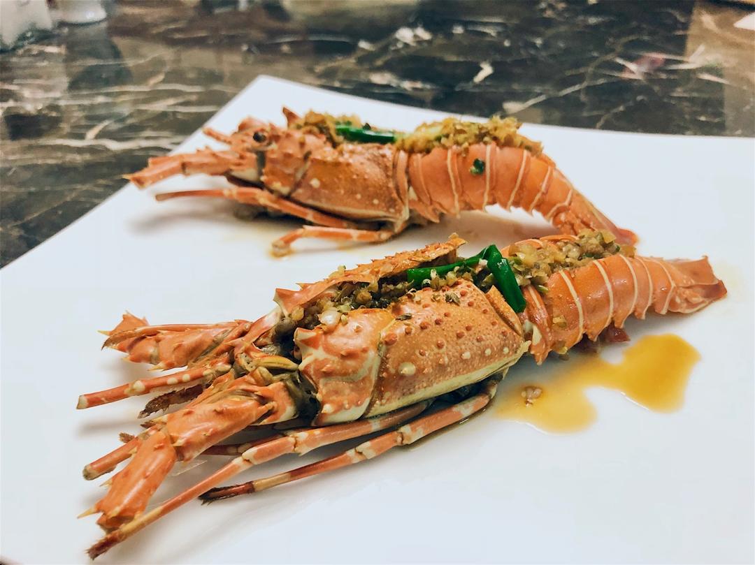 蒜蓉蒸龙虾