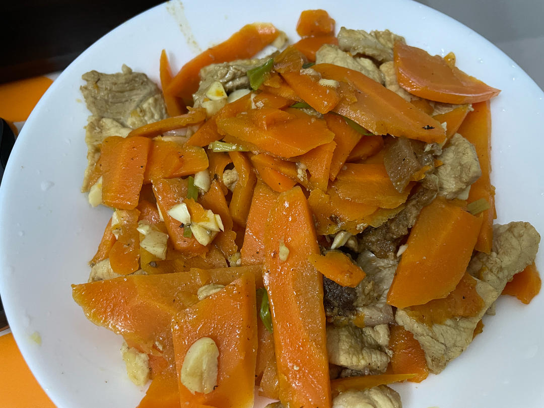 超下饭的胡萝卜炒肉