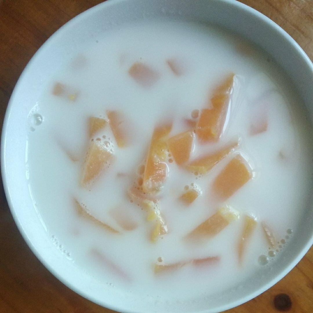 鲜奶炖木瓜