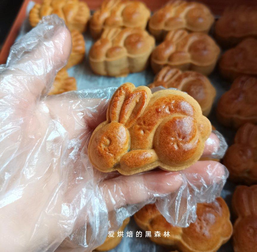 广式月饼—蛋黄莲蓉月饼