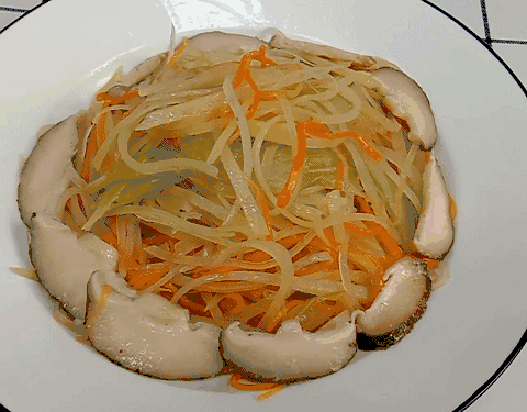 萝卜芹菜土豆丝的做法
