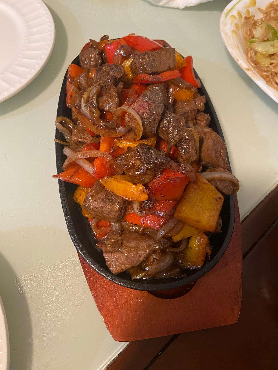 秘制铁板黑椒牛肉粒