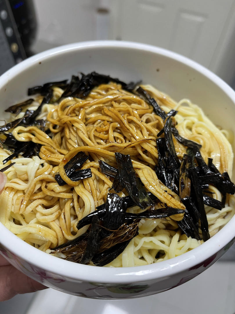10分钟搞定的一碗葱油拌面