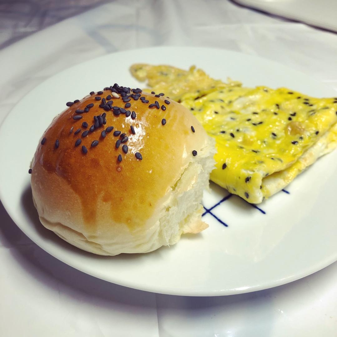 一次发酵绵柔奶油小餐包（消耗淡奶油）