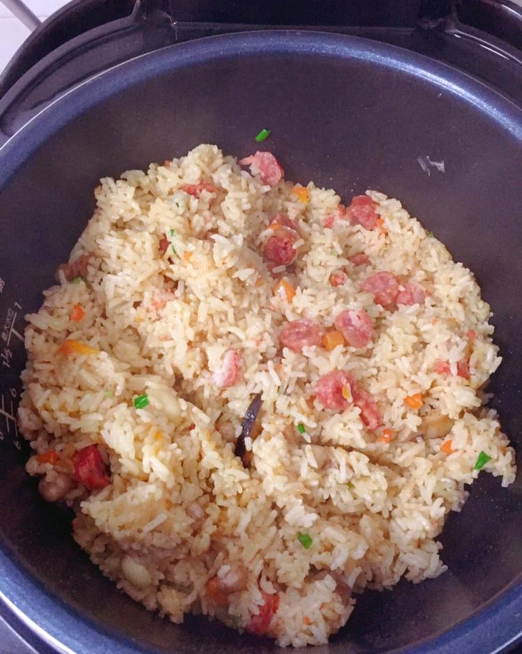 电饭锅版香菇腊肠饭