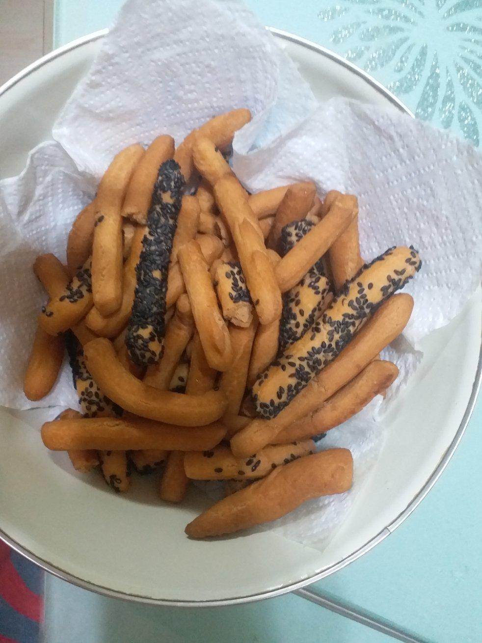 两个鸡蛋一碗面 让你轻松搞定小零食 酥脆可口 附细节视频详解