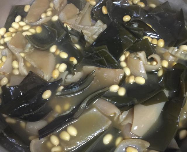 海带黄豆炖猪皮的做法
