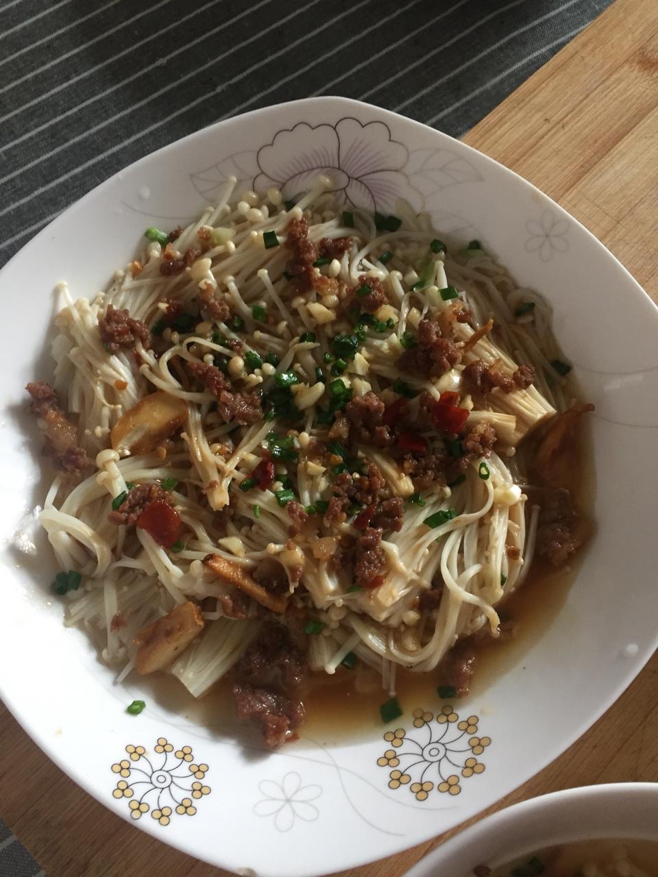 凉拌金针菇