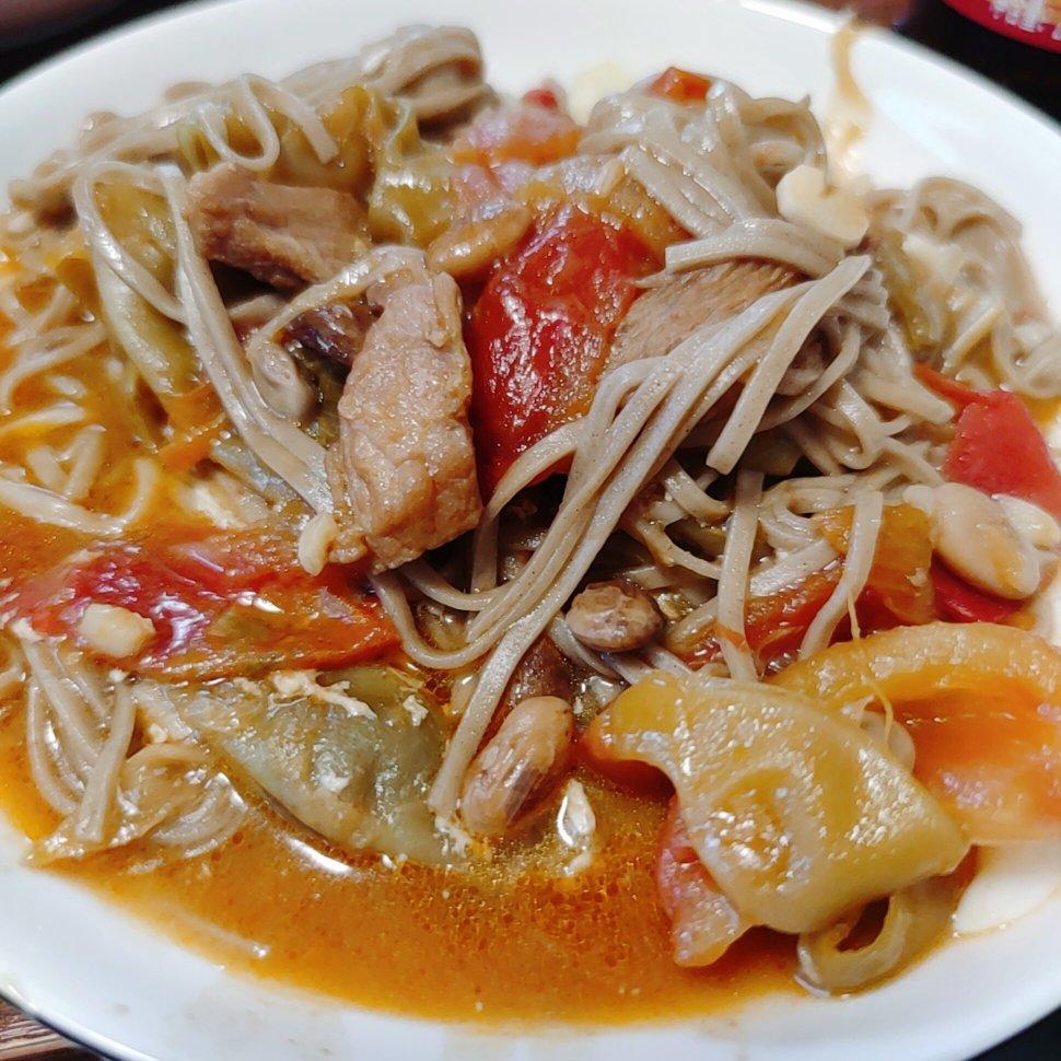 晚茶与夏做的西红柿豆角焖面