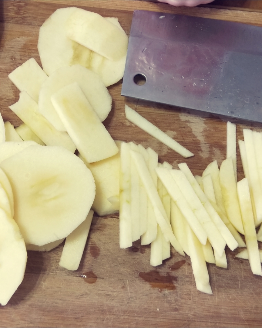 苹果派 超简单的拉丝苹果蛋挞派的做法 步骤1