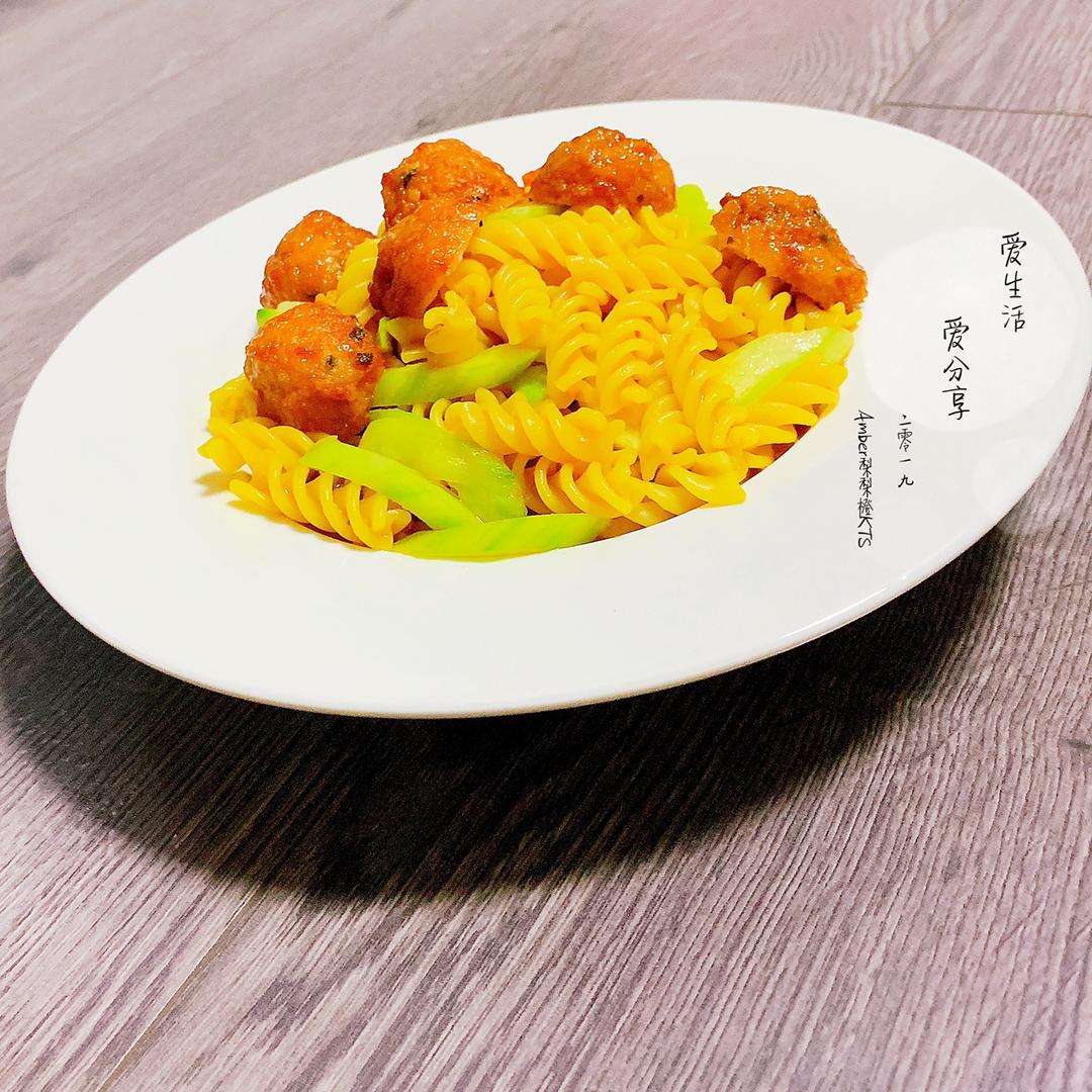 红酱肉丸意大利面