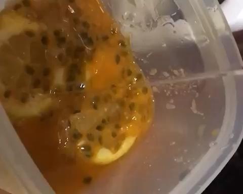 蜂蜜柠檬百香果（美白🍹九珍果汁）的做法