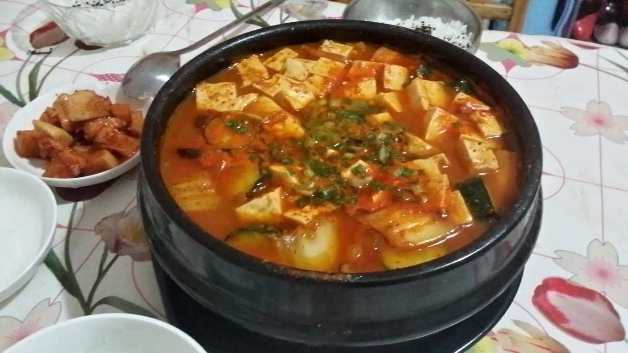 韩式泡菜肥牛锅