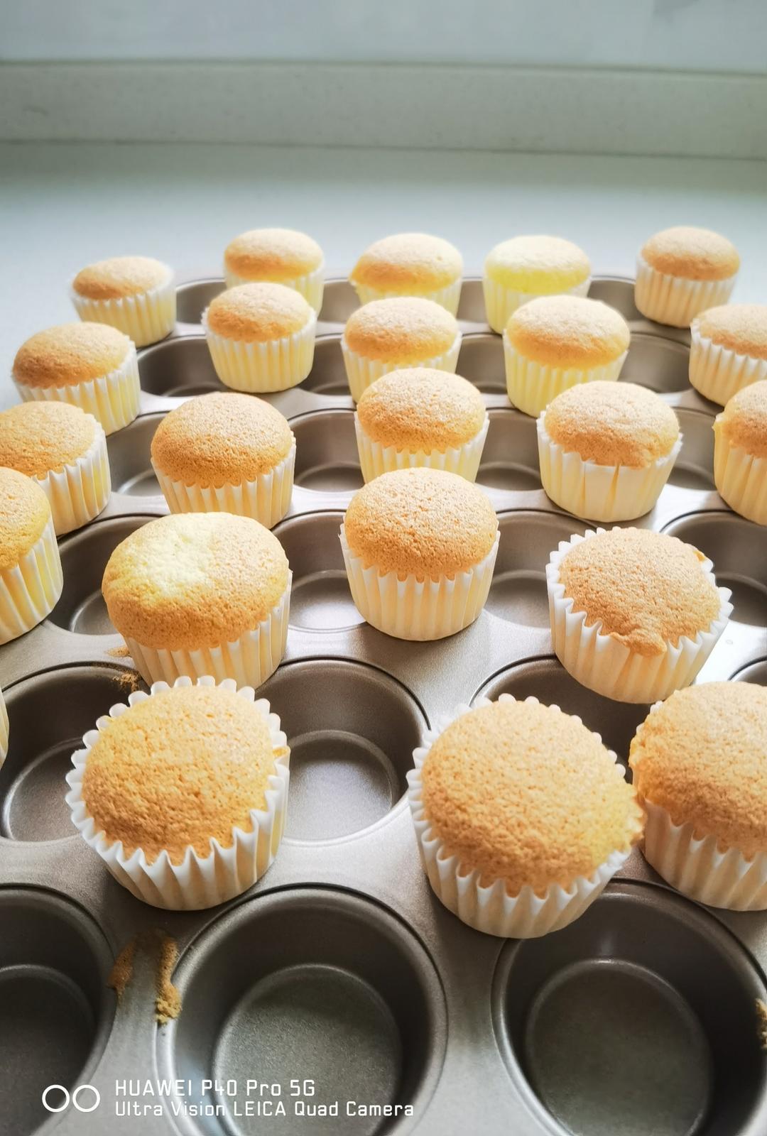 不开裂不回缩的纸杯小蛋糕