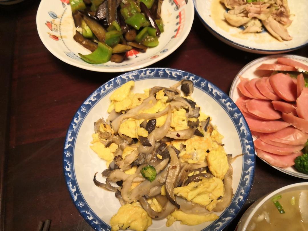 平菇炒鸡蛋