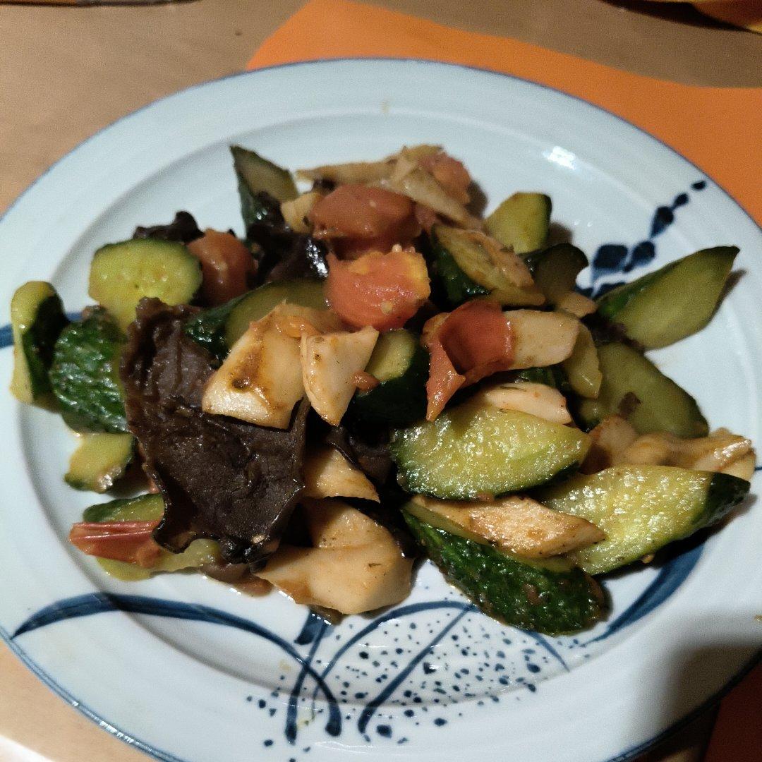 清炒番茄黄瓜杏鲍菇