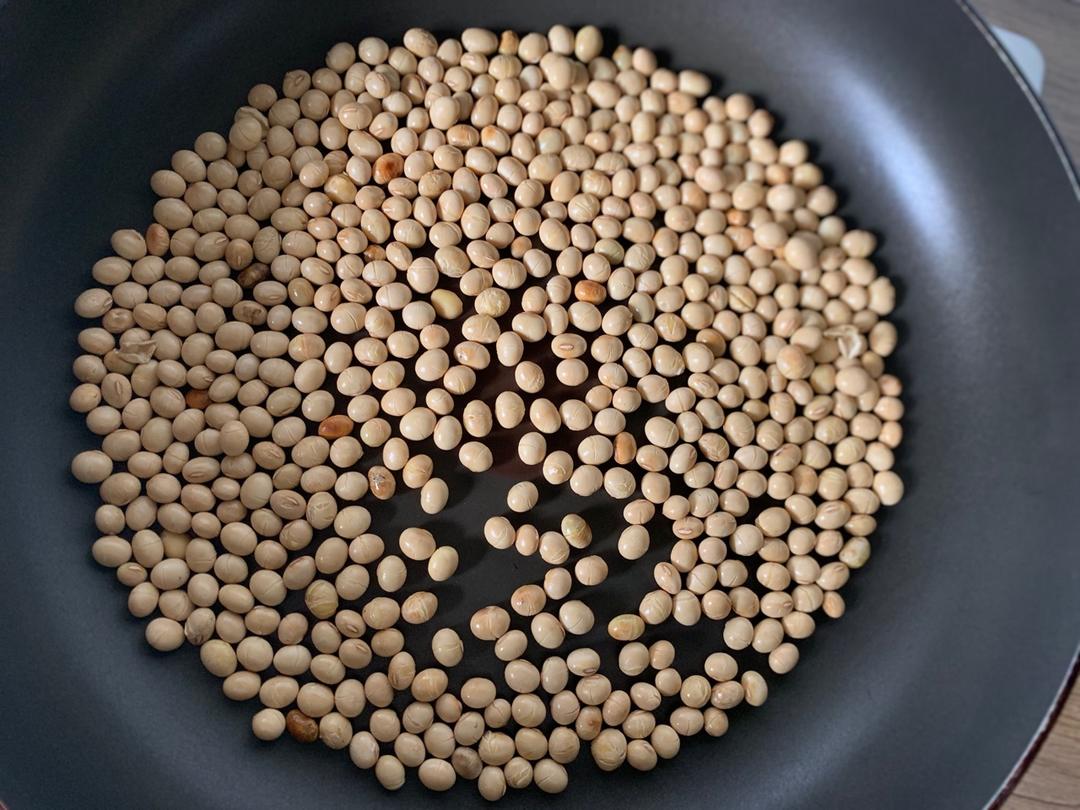 香脆炒黄豆（简单，减肥补钙营养）PS：底下有更简单更美味方法