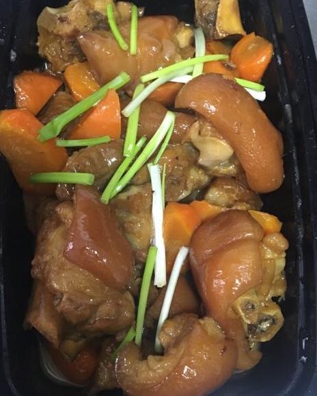 大手拉小手（猪蹄焖鸡爪）