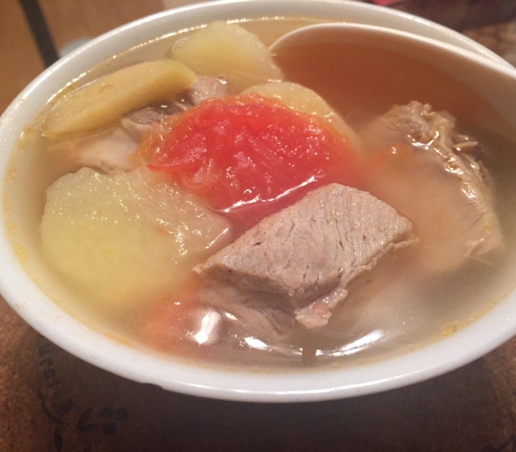 番茄土豆小排汤