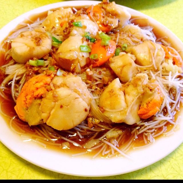 蒜蓉粉丝蒸扇贝