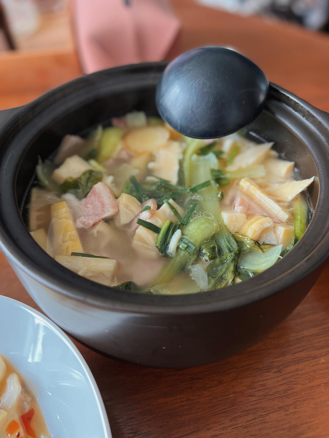 腌笃鲜.咸肉炖春笋