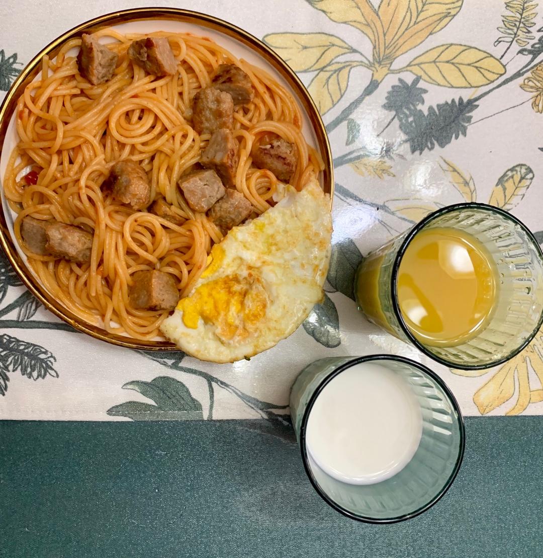 番茄肉酱意大利面