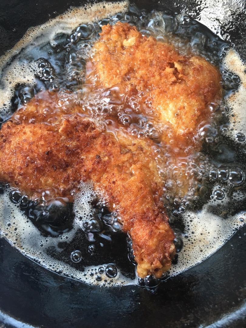 面包糠炸鸡腿（可以和肯德基相媲美的炸鸡腿）