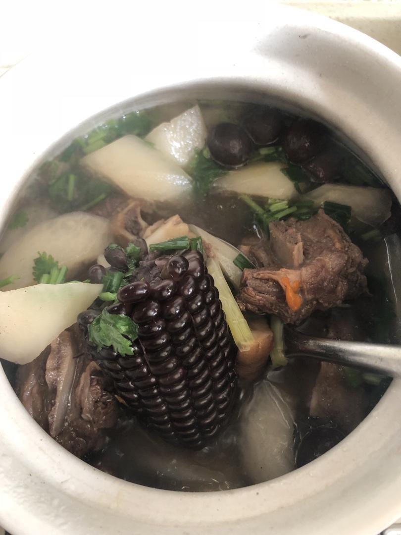豆腐萝卜牛排骨汤