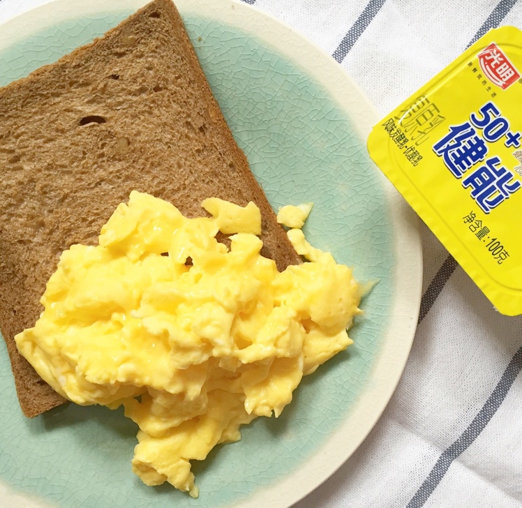 美式炒蛋 scrambled eggs