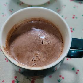 冬日里的一杯香醇热巧克力