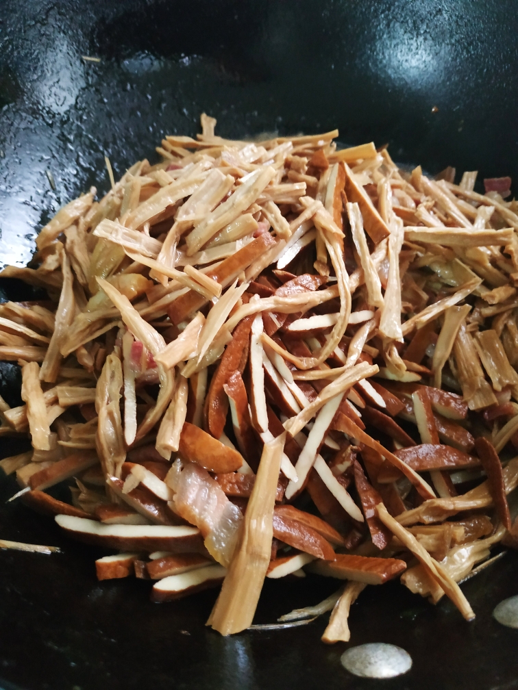 炒笋干——徽州特色菜的做法 步骤8