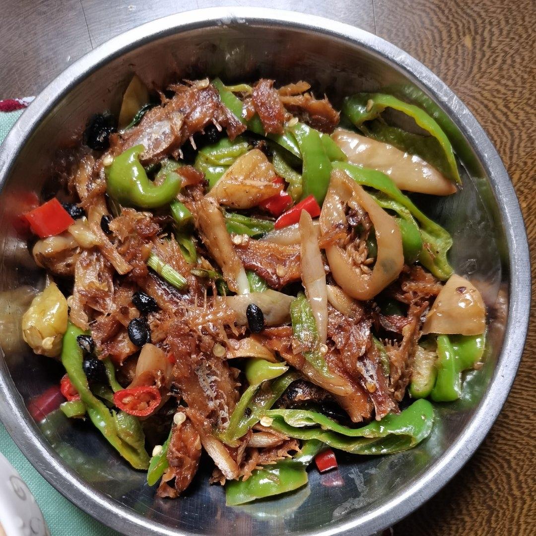 香辣小鱼干