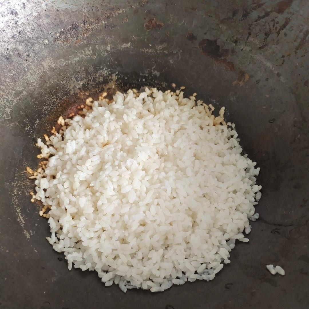 超简单的炒锅煮米饭（附水米比例）