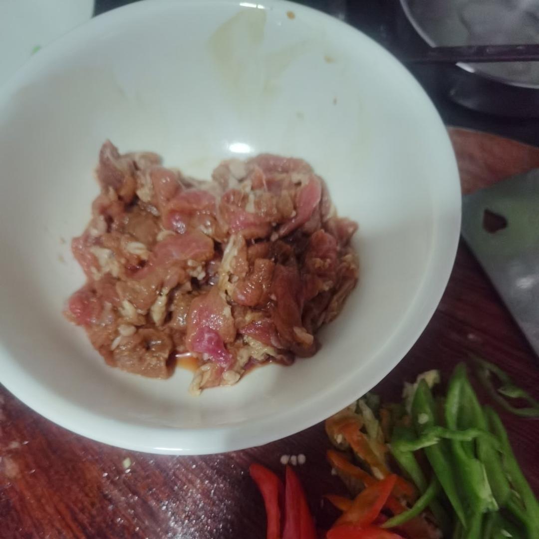 青椒土豆炒肉丝