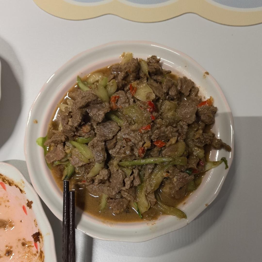 下饭神器又来了，试试这道白菜梗炒牛肉！！