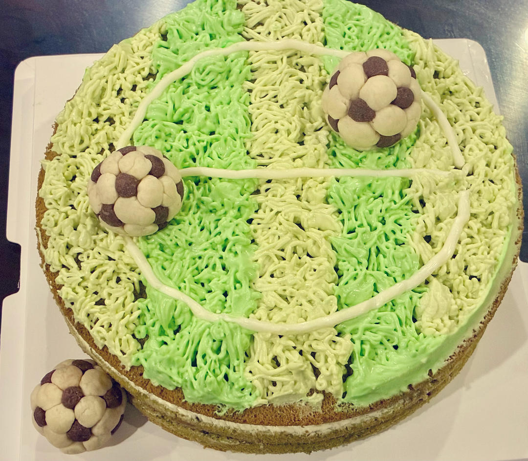 世界杯绿茵场裸蛋糕